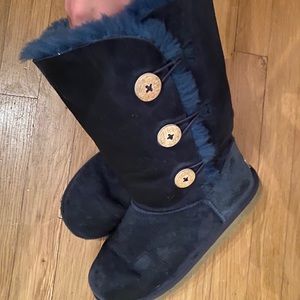 Blue button uggs